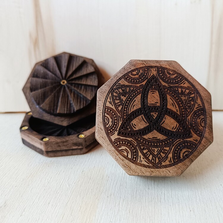 Ceviz Grinder - Model: Triquetra